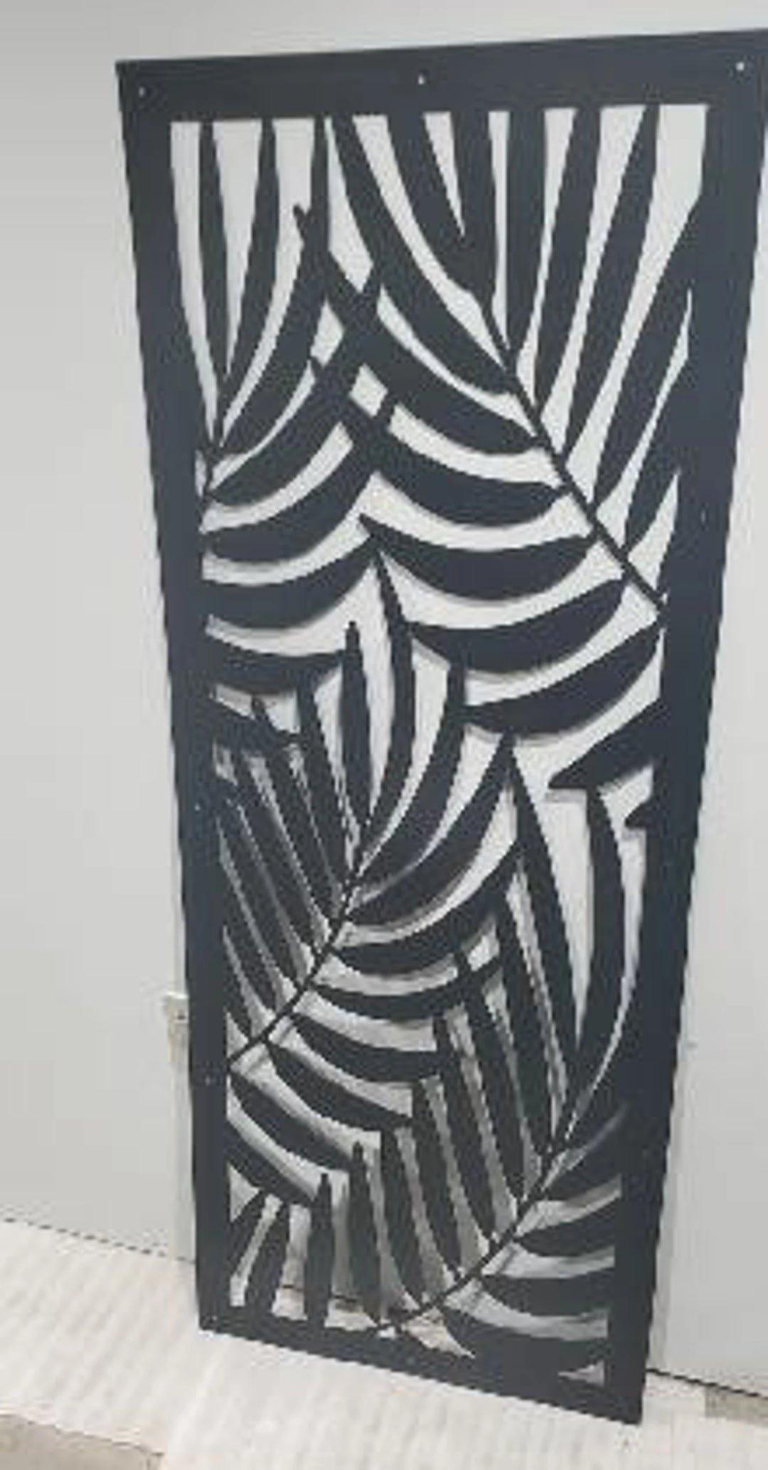 Metal Panel- Overlapping Leaves- DCA4